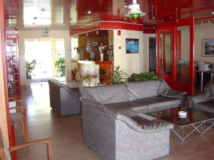 Christina Hotel 메손기 외부 사진