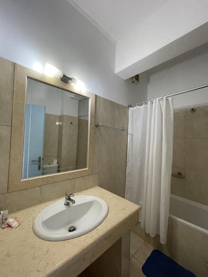 Christina Hotel 메손기 외부 사진